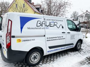 Servicefahrzeug_Bauer Elektrotechnik Gilching_Ford Custom - seitlich