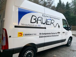 Servicefahrzeug_Bauer Elektrotechnik Gilching_Opel Movano-seitlich